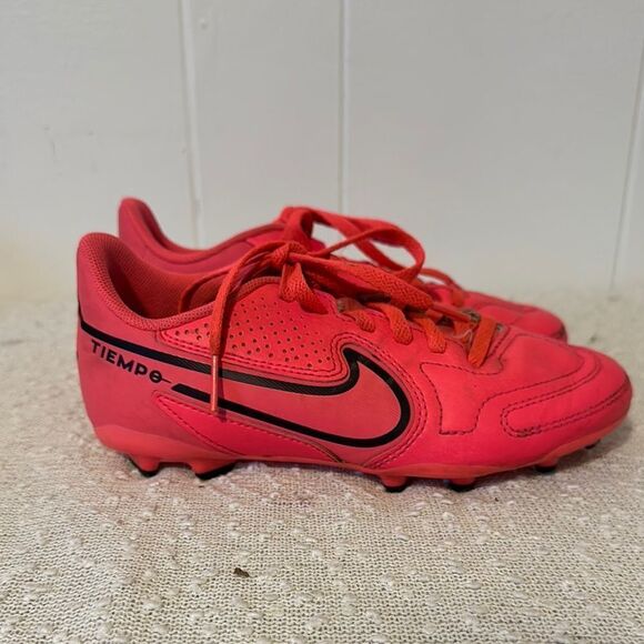 Nike Tiempo Legend 9 Club FG MG PINK Soccer Cleats Shoes Sneakers Size 2.5 2.5Y - Picture 1 of 8